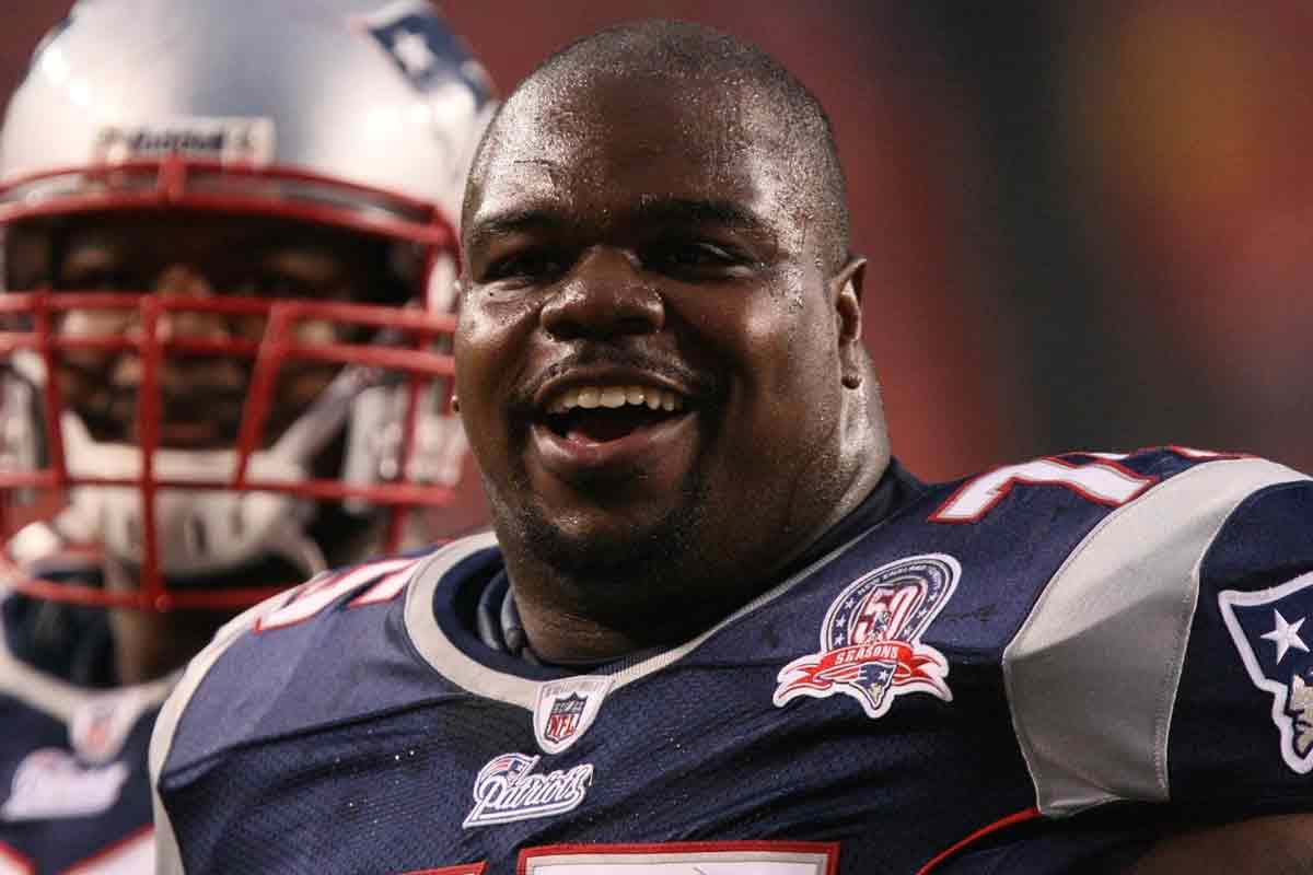 Vince-Wilfork, pictured image cropped from the original, at 8-28-09 Patriots-vs-Redskins game